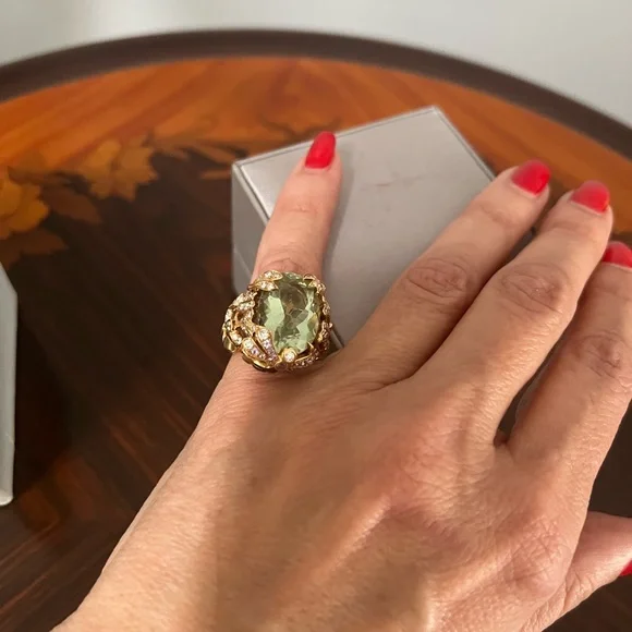 Authentic Christian Dior beautiful ring in size 5.25, in excellent condition - Picture 9 of 15